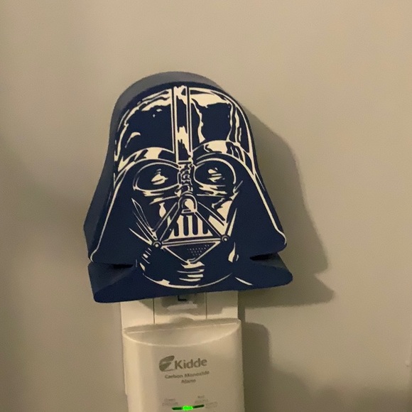 Pottery barn Star Wars™ Darth Vader™ Nightlight - Picture 2 of 2
